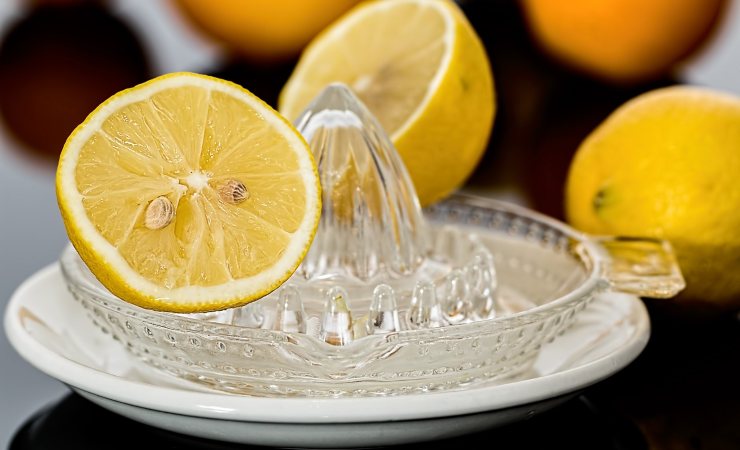 Limone da spremere per il succo